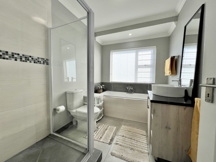3 Bedroom Property for Sale in Fountains Estate Eastern Cape